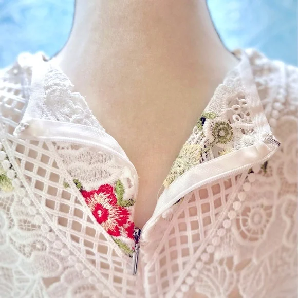 #D2 Saylor Robbie White Lace & Floral Mini Dress - Picture 7 of 9